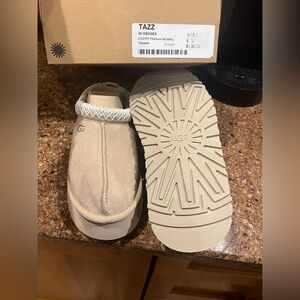 Ugg Tazz Wedge women’s size 6
